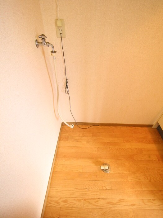 物件内観写真17　(洗濯機置場)