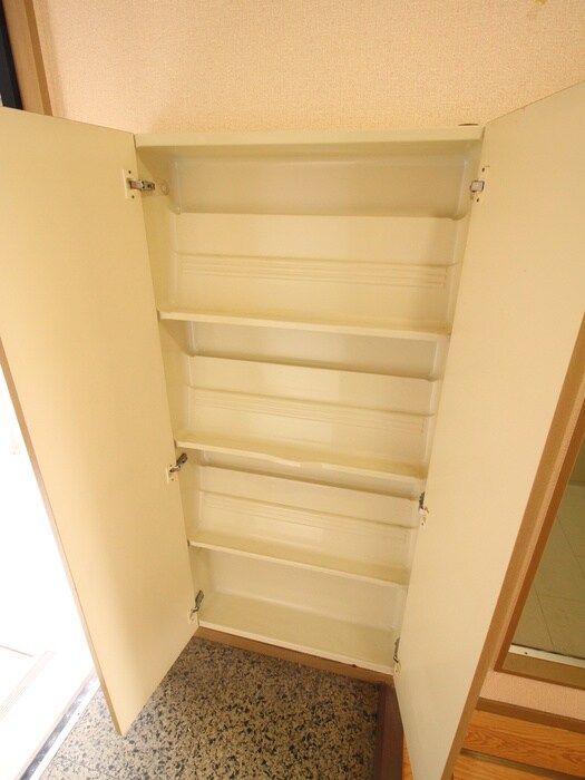 物件内観写真18　(靴箱)