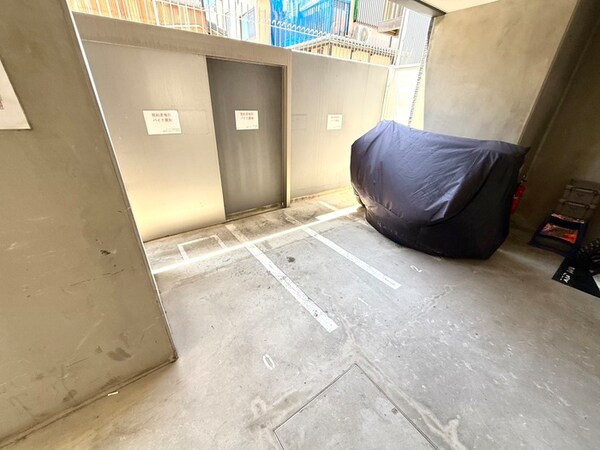 バイク置き場