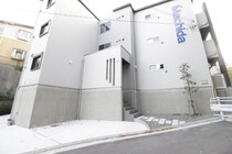 エヌエムサンカンテキャトフB棟の外観写真