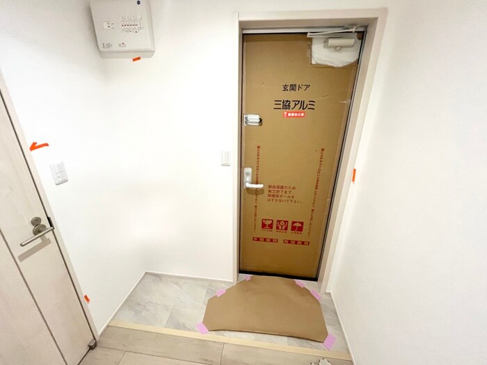 物件内観写真7　(玄関)