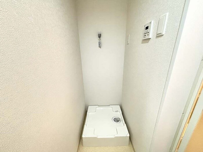 物件内観写真11　(洗濯機置場)