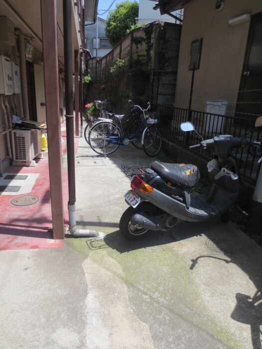 物件外観写真2　(駐輪場)