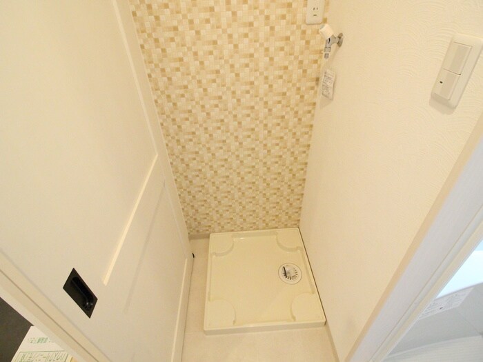 物件内観写真18　(洗濯機置場)