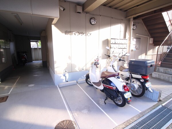バイク置き場
