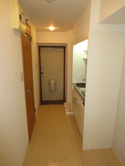 物件内観写真11　(玄関)