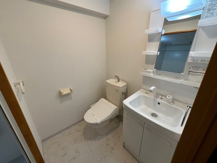 物件内観写真15　(トイレ)