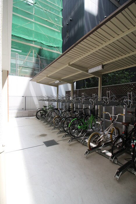 物件外観写真5　(駐輪場)