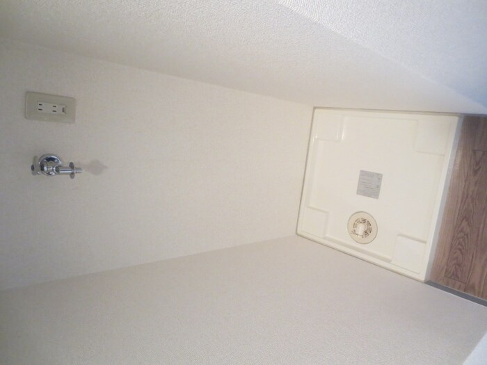 物件内観写真13　(洗濯機置場)