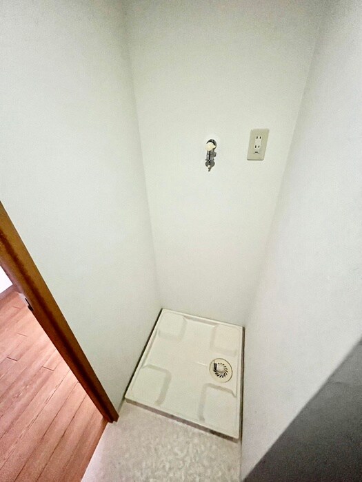 物件内観写真12　(洗濯機置場)