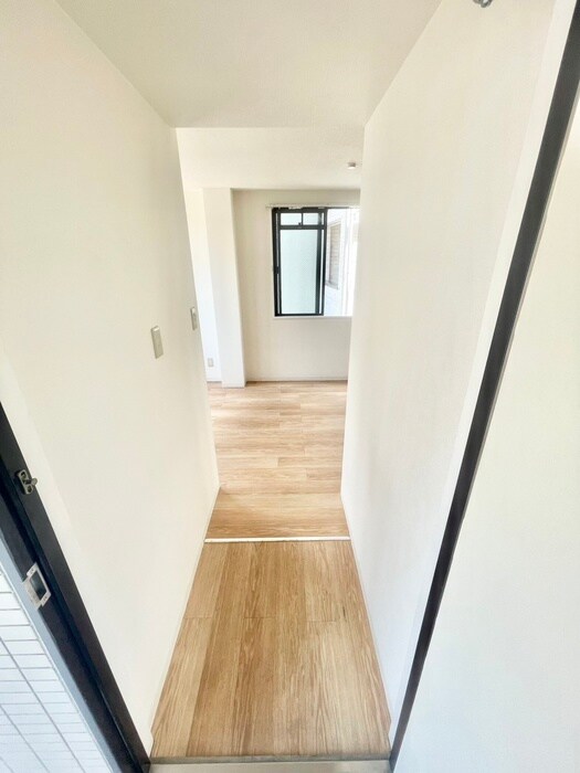 物件内観写真7　(玄関)