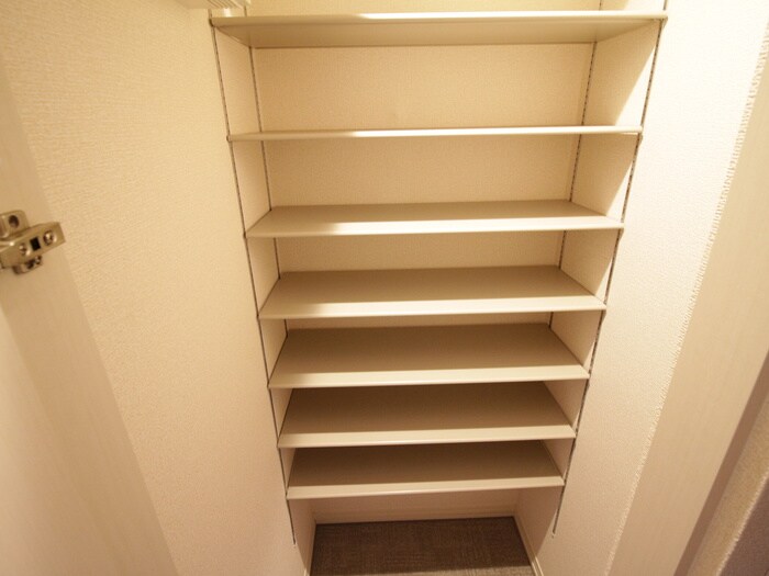 物件内観写真18　(靴箱)