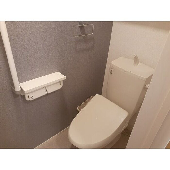 物件内観写真8　(トイレ)