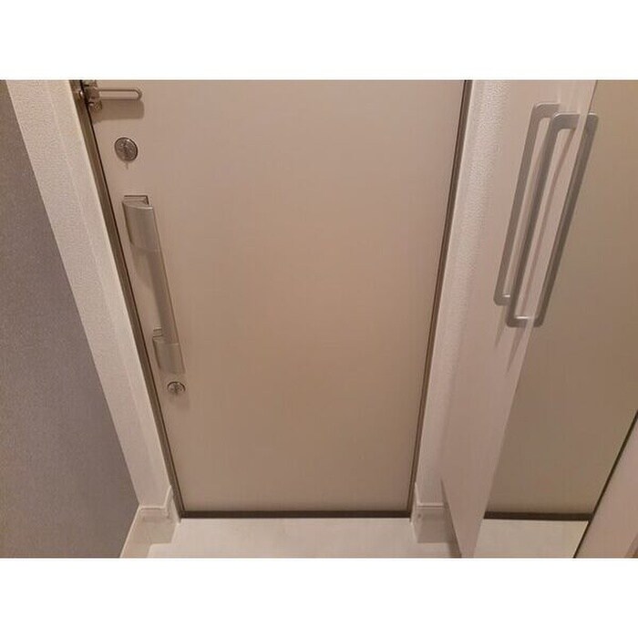 物件内観写真9　(玄関)