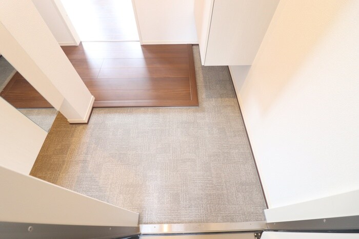 物件内観写真16　(玄関)