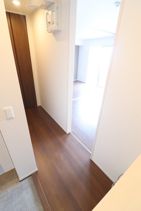 物件内観写真18　(廊下)
