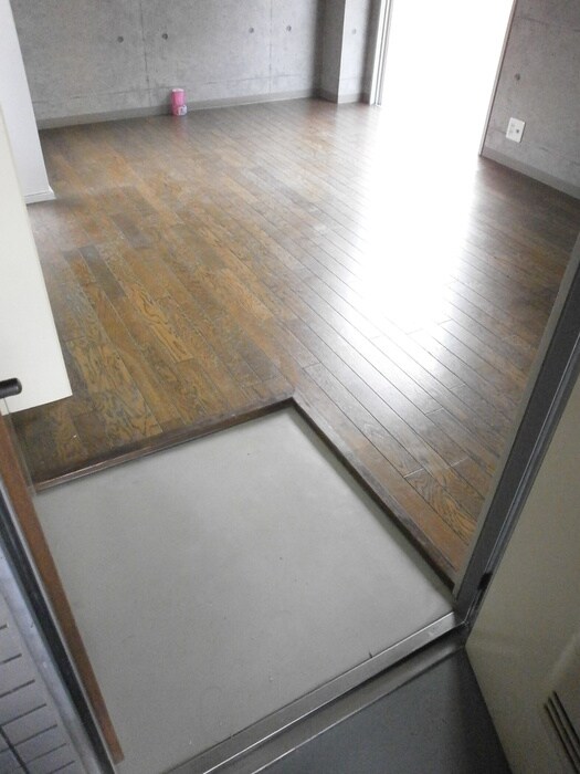 物件内観写真15　(玄関)