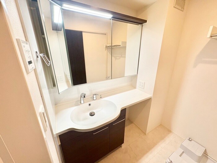 物件内観写真11　(洗面)