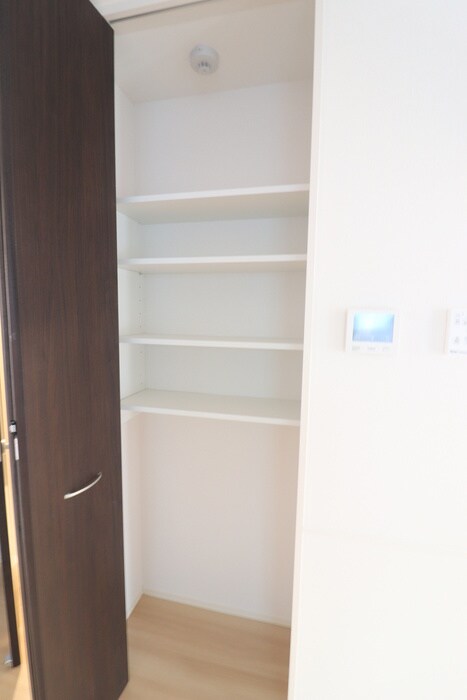 物件内観写真15　(収納)
