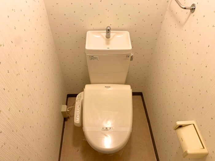 物件内観写真8　(トイレ)