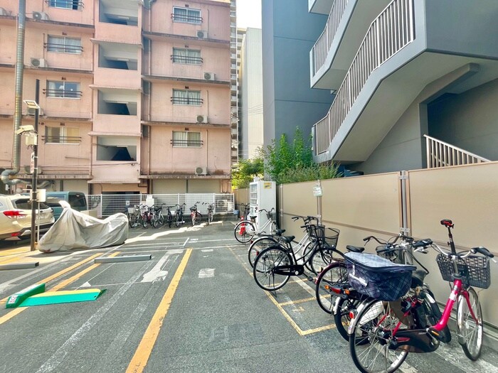 物件外観写真5　(駐輪場)