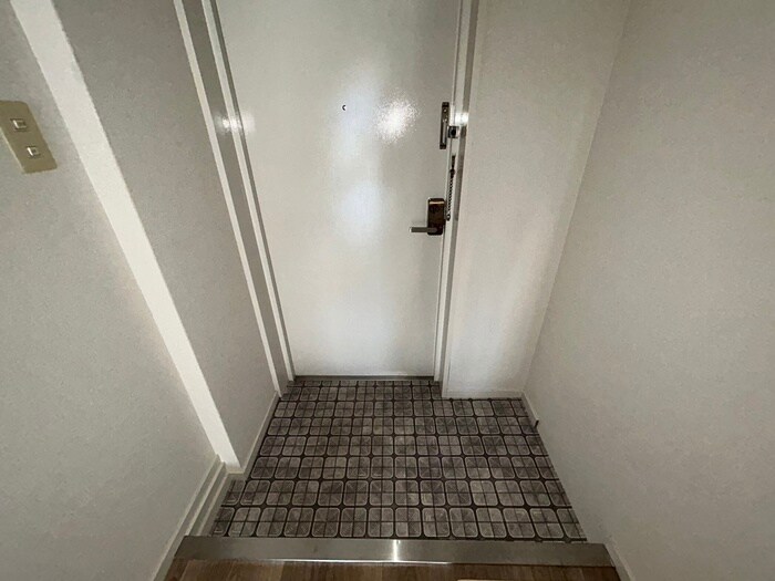 物件内観写真17　(玄関)