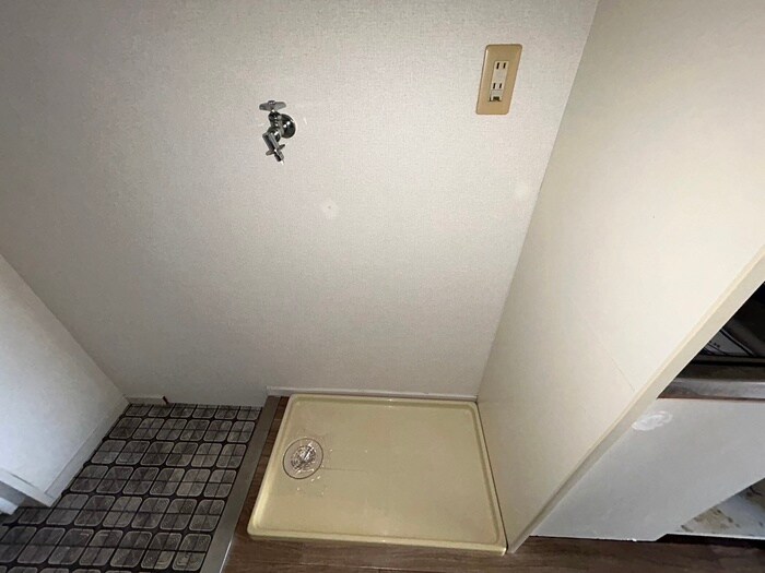 物件内観写真18　(洗濯機置場)