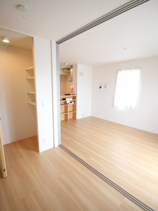 物件内観写真9　(居室)