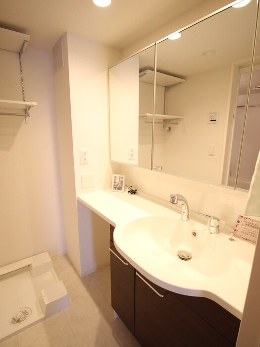 物件内観写真12　(洗面)