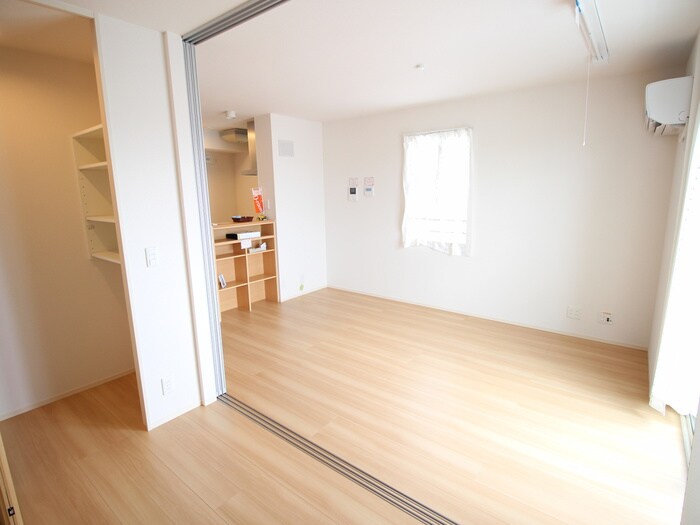 物件内観写真19　(居室)