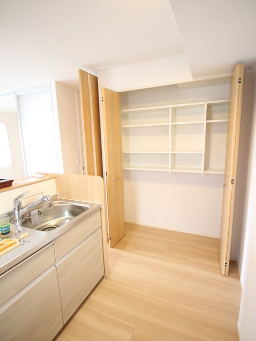 物件内観写真22　(収納)