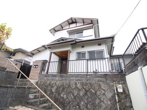 鴬台１丁目８貸家外観写真