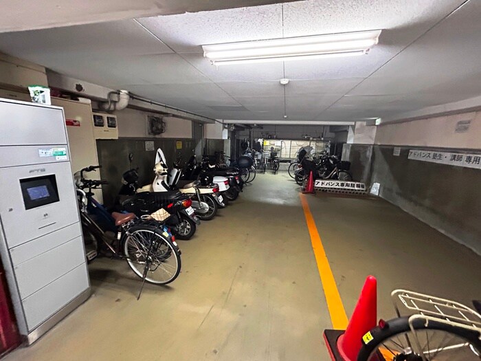 物件外観写真5　(駐輪場)