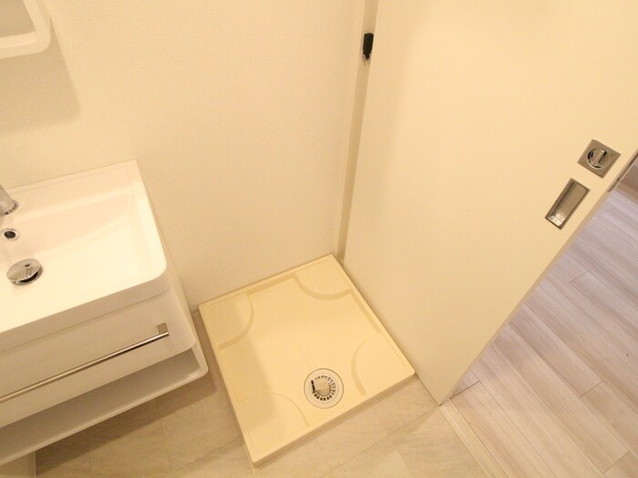 物件内観写真11　(洗濯機置場)