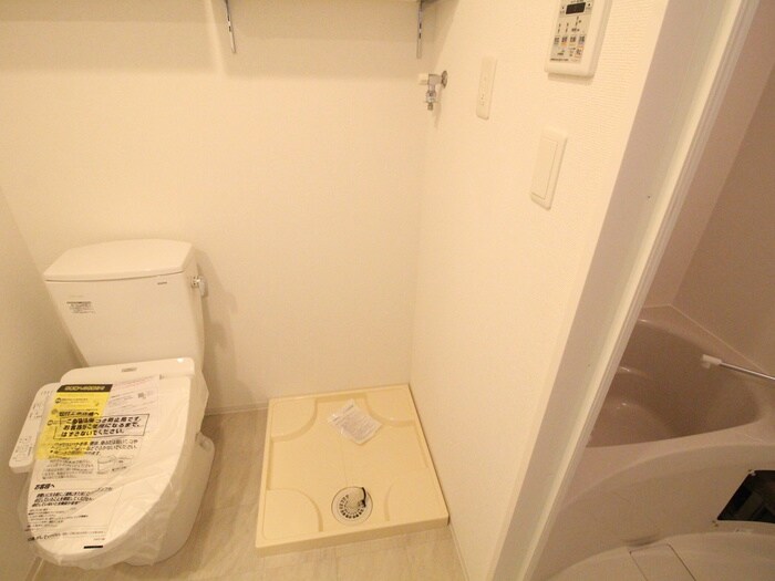 物件内観写真11　(洗濯機置場)