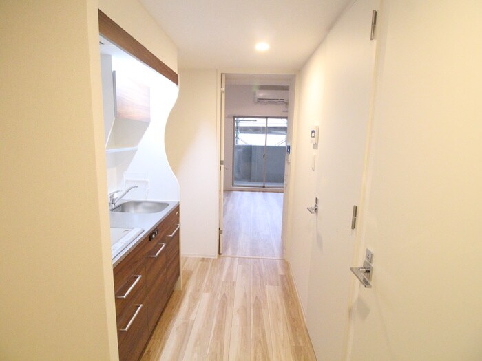 物件内観写真14　(廊下)