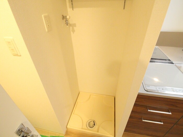 物件内観写真17　(洗濯機置場)