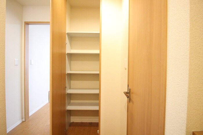 物件内観写真21　(収納)