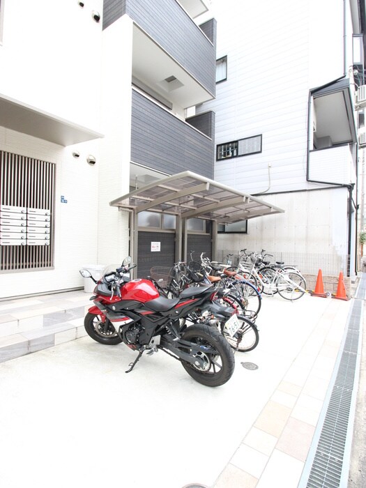 物件外観写真3　(駐輪場)
