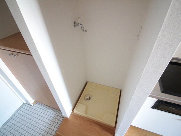 物件内観写真14　(洗濯機置場)