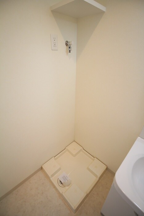 物件内観写真9　(洗濯機置場)