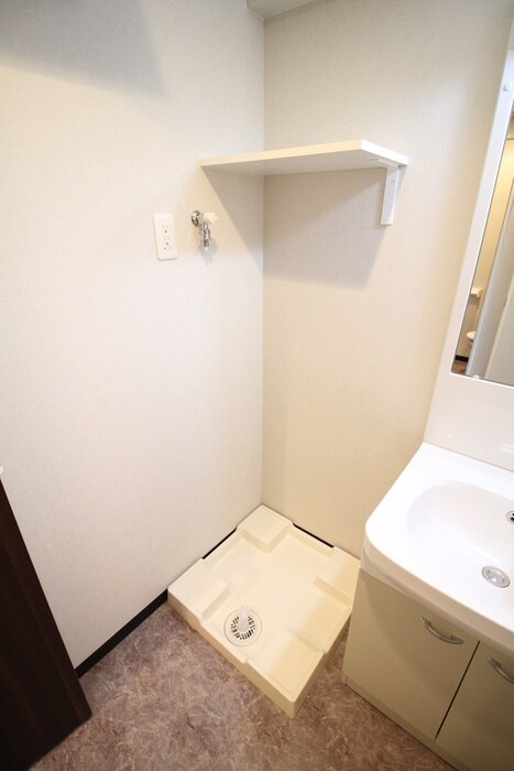 物件内観写真9　(洗濯機置場)