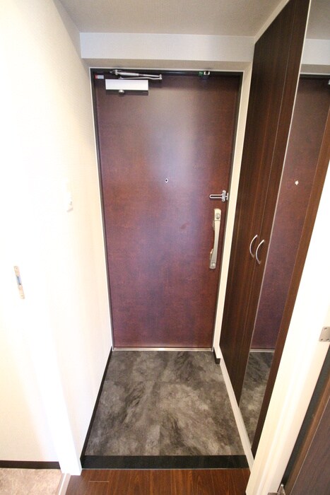 物件内観写真12　(玄関)