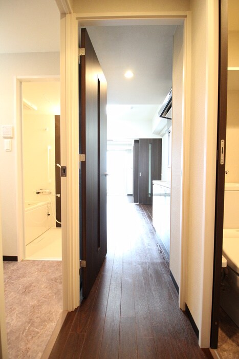 物件内観写真13　(廊下)