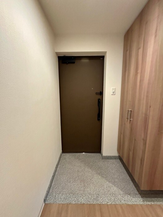 物件内観写真11　(玄関)