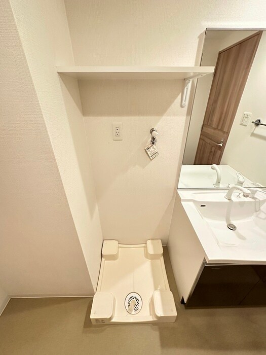 物件内観写真14　(洗濯機置場)