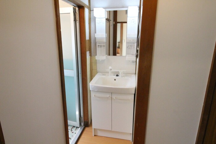 物件内観写真8　(洗面)