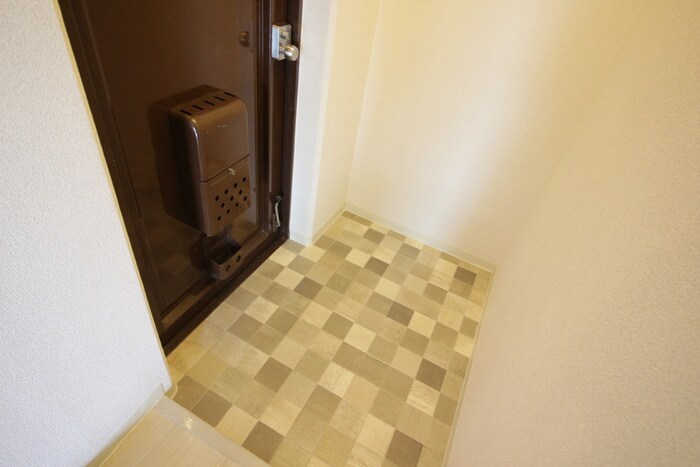 物件内観写真17　(玄関)