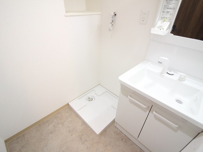 物件内観写真17　(洗濯機置場)