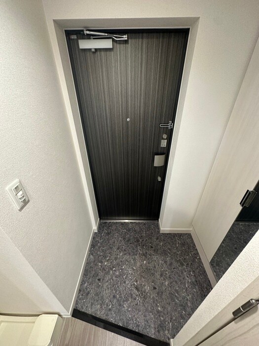 物件内観写真13　(玄関)